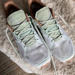 ON Cloud Ladies Tennis Shoes, Size W 9.5, White & Light Green